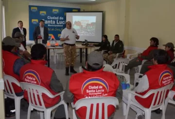 Capacitan a los bomberos Capacitan a los bomberos