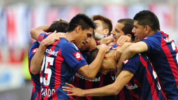 San Lorenzo goleó a Gimnasia y llegó a lo más alto San Lorenzo goleó a Gimnasia y llegó a lo más alto