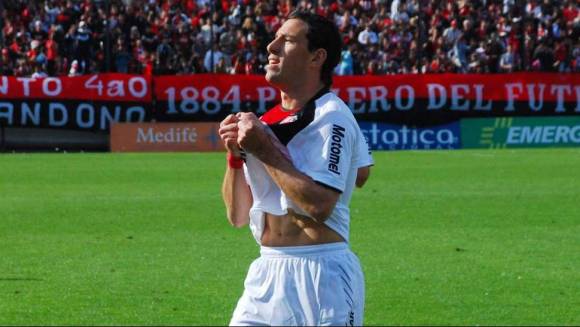 Ganó Newell’s y es líder