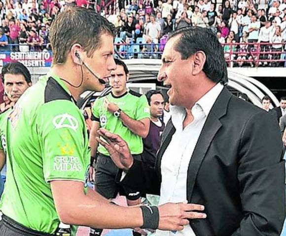 Ramón contra Delfino Ramón contra Delfino