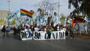 Los militantes le ponen color a la visita presidencial Los militantes le ponen color a la visita presidencial