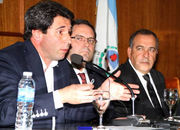 Uñac criticó a la minera y De Vido salió a respaldarlo Uñac criticó a la minera y De Vido salió a respaldarlo