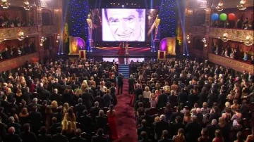 Una cariñosa despedida Una cariñosa despedida