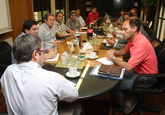 Proveedores iglesianos: se abre impasse por contratos Proveedores iglesianos: se abre impasse por contratos