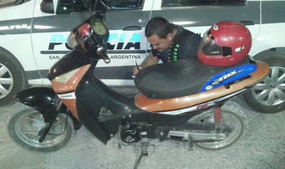 Rescatan una moto robada Rescatan una moto robada