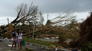Ascienden a 10 mil los fallecidos por el tifón Haiyan Ascienden a 10 mil los fallecidos por el tifón Haiyan