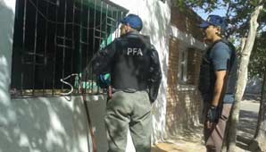 Rioja Chica: allanaron nueve casas en busca de drogas Rioja Chica: allanaron nueve casas en busca de drogas