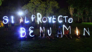 Noche de linternas en el Parque por el Proyecto Benjamín Noche de linternas en el Parque por el Proyecto Benjamín