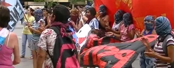 Con cruces con religiosos en la Catedral, más de 10.000 mujeres marcharon por las calles sanjuaninas Con cruces con religiosos en la Catedral, más de 10.000 mujeres marcharon por las calles sanjuaninas