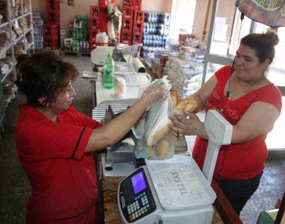 Bajó la harina pero sólo en Rawson rebajaron el pan Bajó la harina pero sólo en Rawson rebajaron el pan