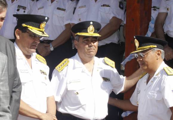 Uñac descabezó a la cúpula de la Policía Uñac descabezó a la cúpula de la Policía