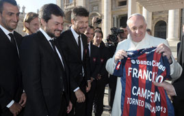 El Papa levantó la copa El Papa levantó la copa
