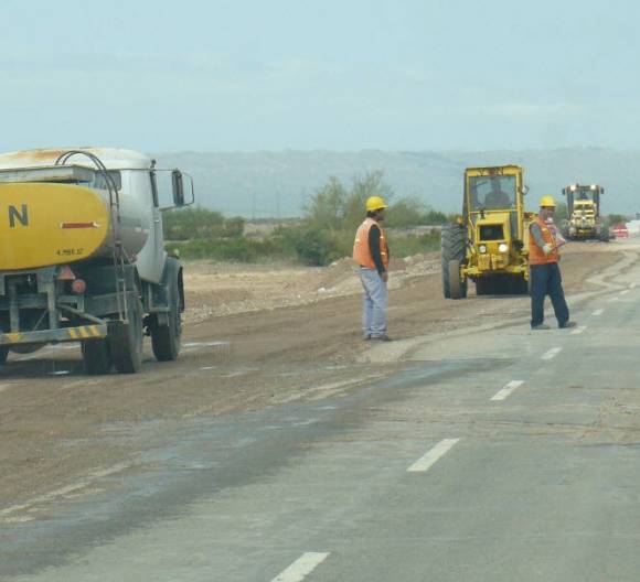 Por lo menos 12 familias y 5 rutas afectadas por la lluvia Por lo menos 12 familias y 5 rutas afectadas por la lluvia