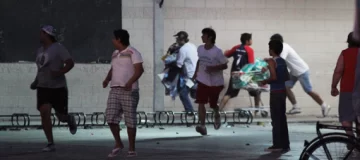 Más de 100 detenidos, locales saqueados y robos aislados, el saldo de una jornada cargada de tensión Más de 100 detenidos, locales saqueados y robos aislados, el saldo de una jornada cargada de tensión