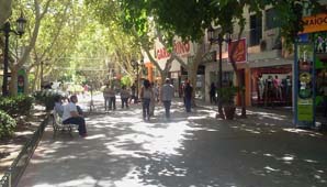 En el último día del año la gente no se privó de las compras En el último día del año la gente no se privó de las compras