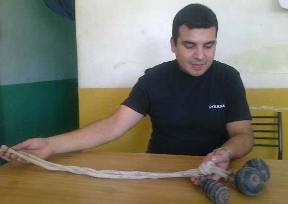 Cae por una feroz paliza Cae por una feroz paliza