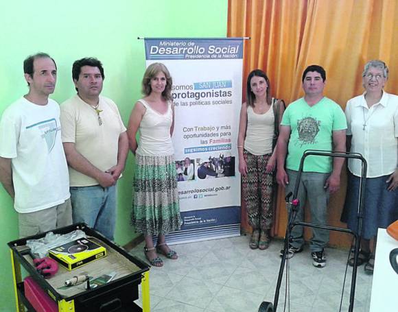 Un servicio de apoyo al campo y a grupos precooperativos Un servicio de apoyo al campo y a grupos precooperativos