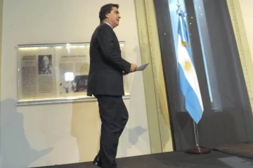 Capitanich descarta un ajuste para los salarios Capitanich descarta un ajuste para los salarios