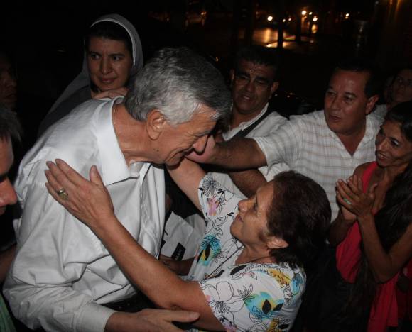 Los vecinos, con una bienvenida cálida y sencilla Los vecinos, con una bienvenida cálida y sencilla