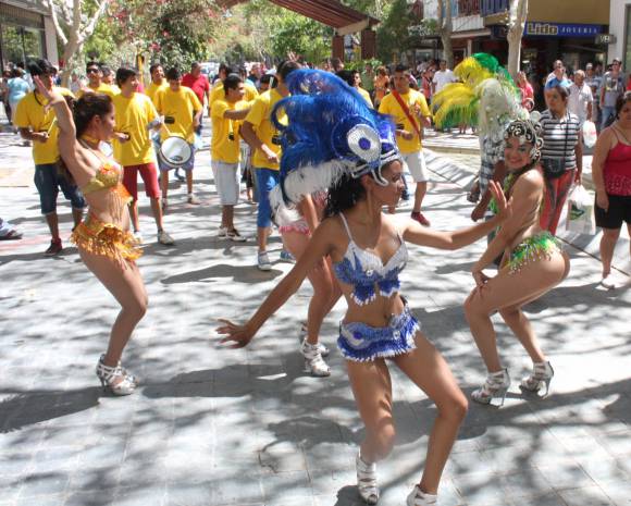 En barrio Los Pinos se larga hoy el Carnaval En barrio Los Pinos se larga hoy el Carnaval