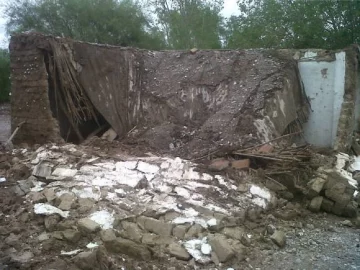 Pocito: un matrimonio con 5 hijos perdió todo por la lluvia Pocito: un matrimonio con 5 hijos perdió todo por la lluvia