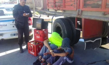 Dos menores caen en pleno robo a un local Dos menores caen en pleno robo a un local