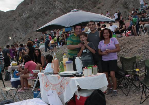 En el cerro, preparados para la lluvia En el cerro, preparados para la lluvia