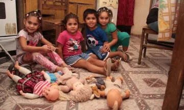 Después de la operación, Mili ya volvió al ruedo y juega en la calle Después de la operación, Mili ya volvió al ruedo y juega en la calle