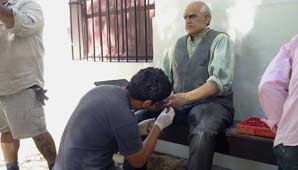 Vándalos atacaron otra vez la estatua de Sarmiento Vándalos atacaron otra vez la estatua de Sarmiento