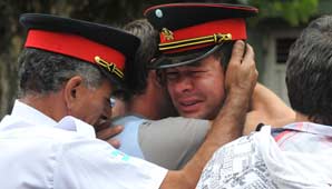 Despiden a los bomberos que murieron en Barracas Despiden a los bomberos que murieron en Barracas