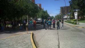 Por protesta, restringen acceso al Centro Cívico Por protesta, restringen acceso al Centro Cívico