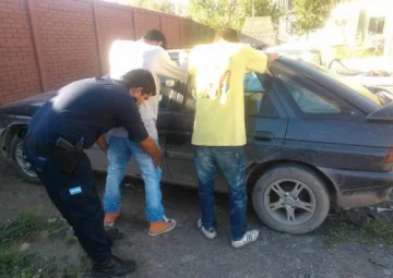 En auto robado En auto robado