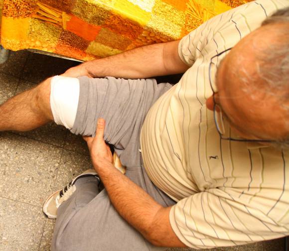 Balearon en las piernas a 2 trabajadores para robarles Balearon en las piernas a 2 trabajadores para robarles