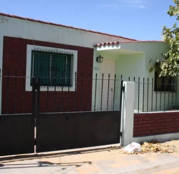 Una banda asaltó a familia en su casa Una banda asaltó a familia en su casa