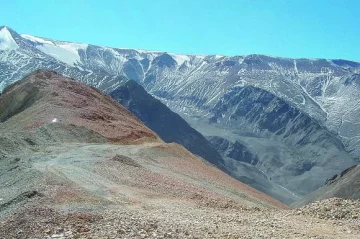 Pese a que promete, no pasa nada con Poposa Pese a que promete, no pasa nada con Poposa