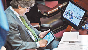 Boudou jugaba al Sudoku al momento que Capitanich exponía Boudou jugaba al Sudoku al momento que Capitanich exponía