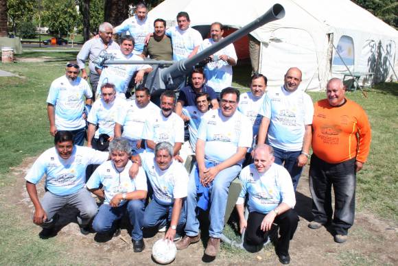 Iluminados por el fútbol post guerra Iluminados por el fútbol post guerra