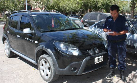 Extraño robo de un auto Extraño robo de un auto