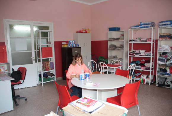 De una casucha a una sala que tiene hasta biblioteca De una casucha a una sala que tiene hasta biblioteca