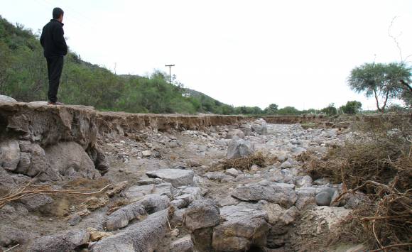 El drama de los habitantes de dos parajes de Valle Fértil casi aislados El drama de los habitantes de dos parajes de Valle Fértil casi aislados