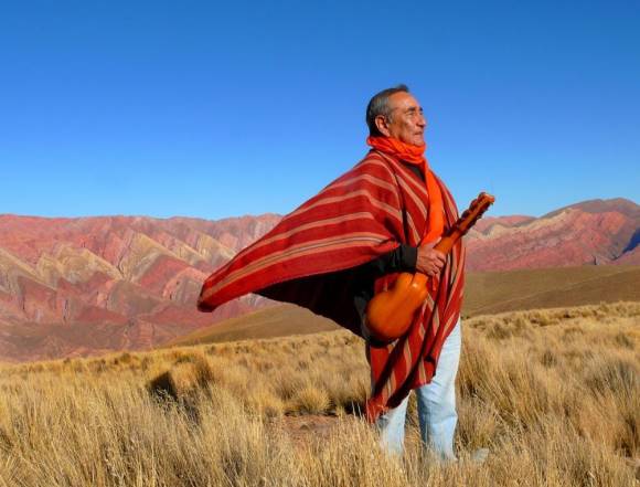 El maestro del charango El maestro del charango