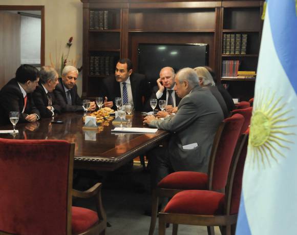 Encuentro político en busca de apoyo a la Ley del Mosto Encuentro político en busca de apoyo a la Ley del Mosto