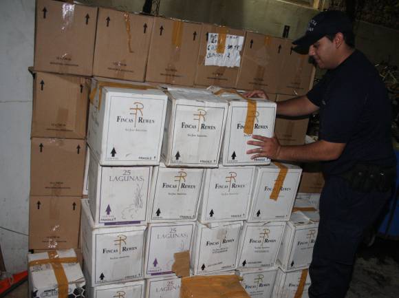 Sorprendidos con 125 cajas de vino Sorprendidos con 125 cajas de vino