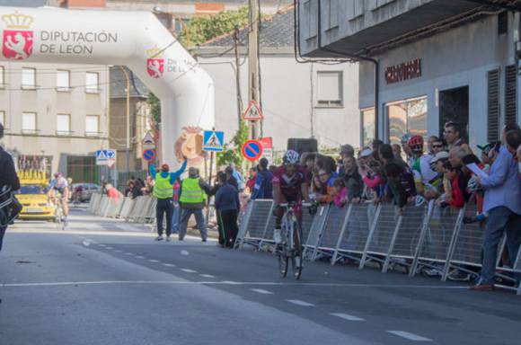 Gran presentación en sociedad Gran presentación en sociedad