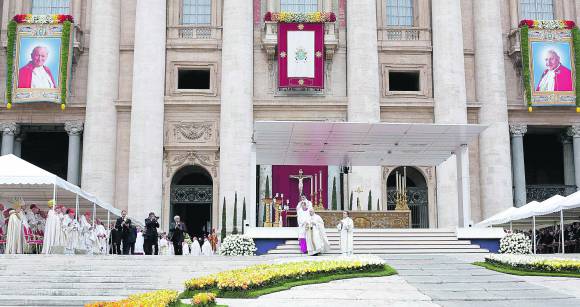 Altar, honor y gloria para Juan XXIII y Juan Pablo II Altar, honor y gloria para Juan XXIII y Juan Pablo II