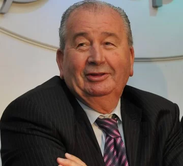 Grondona pone en la mesa su proyecto Grondona pone en la mesa su proyecto