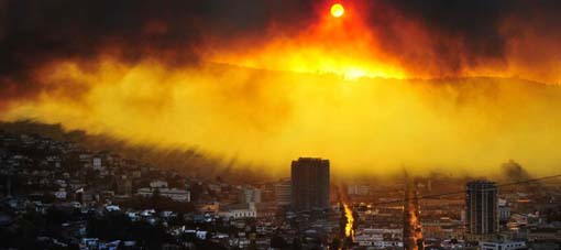 Chile: cuatro muertos, 500 casas arrasadas y más de cinco mil evacuados por un gigantesco incendio Chile: cuatro muertos, 500 casas arrasadas y más de cinco mil evacuados por un gigantesco incendio
