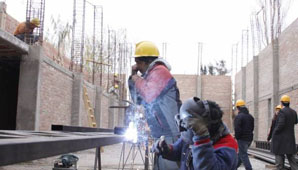 Cuando suban los costos más del 2%, el Gobierno deberá pagar más a constructoras Cuando suban los costos más del 2%, el Gobierno deberá pagar más a constructoras