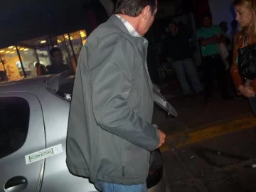 Le hicieron una multa a un abogado y metió a su hijo al baúl para evitar que le lleven el auto Le hicieron una multa a un abogado y metió a su hijo al baúl para evitar que le lleven el auto