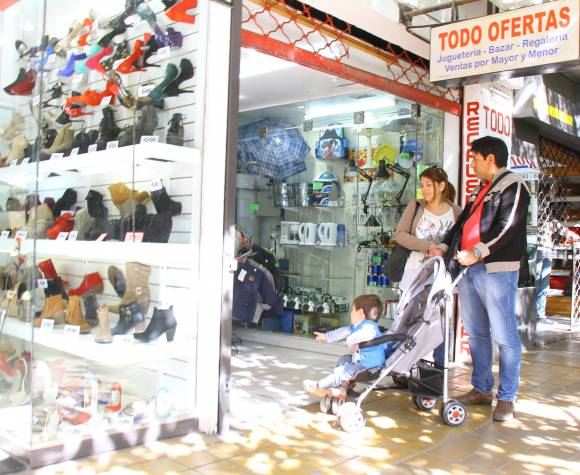 Ventas: tercera baja al hilo, 2,5%; peor en el país, 7,5% Ventas: tercera baja al hilo, 2,5%; peor en el país, 7,5%